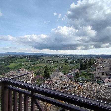 Appartamento Cisterna 33 圣吉米纳诺 外观 照片