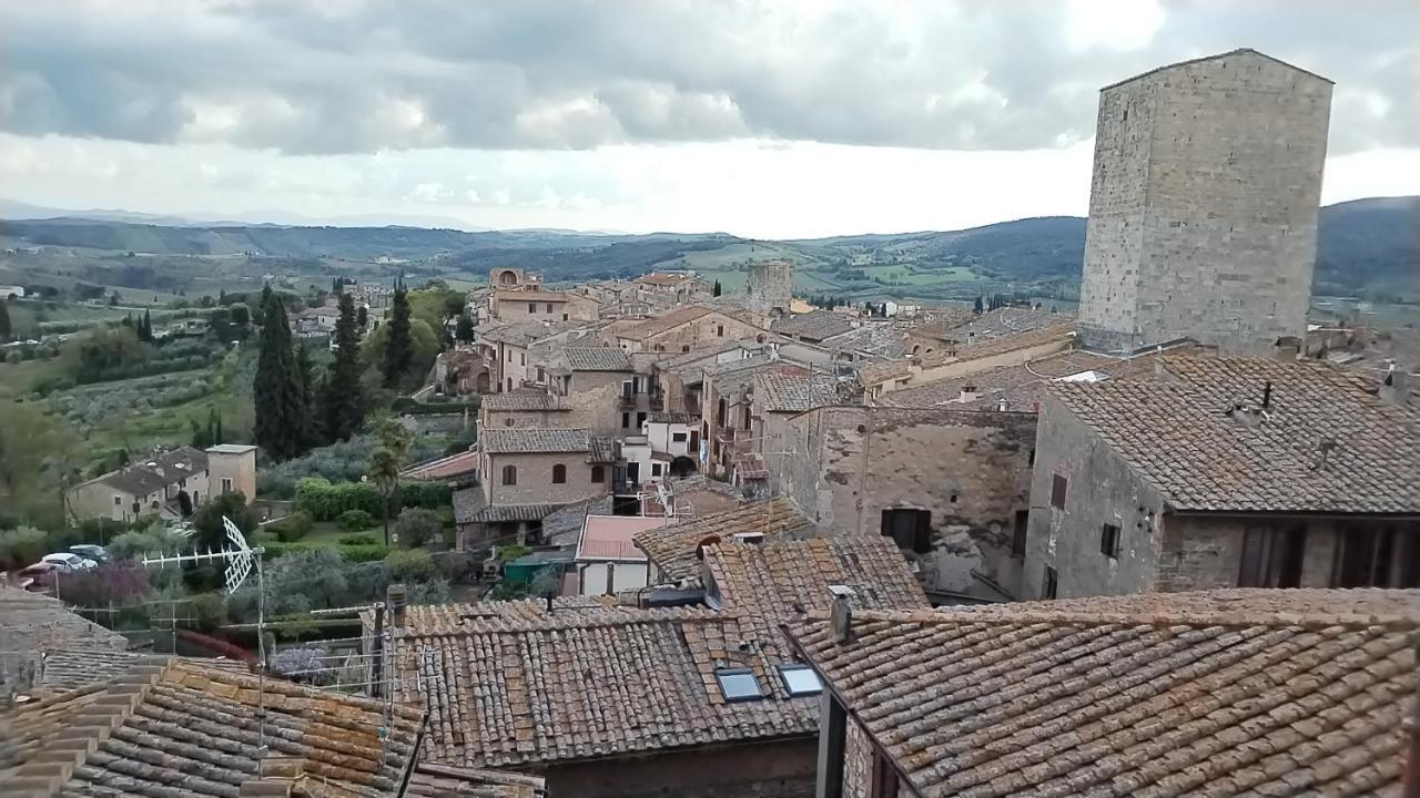 Appartamento Cisterna 33 圣吉米纳诺 外观 照片